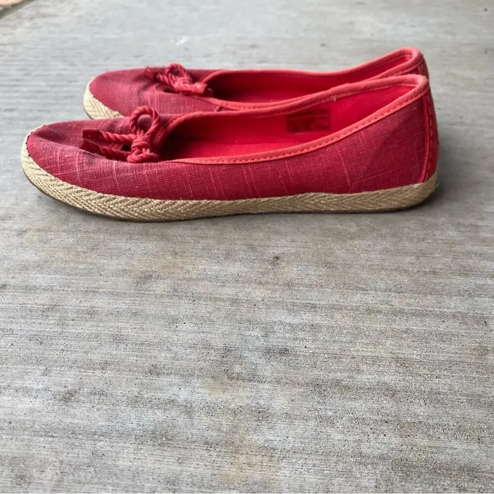 UGG Red canvas Espadrille slip on loafer with Decorative Bows size 8.5 women